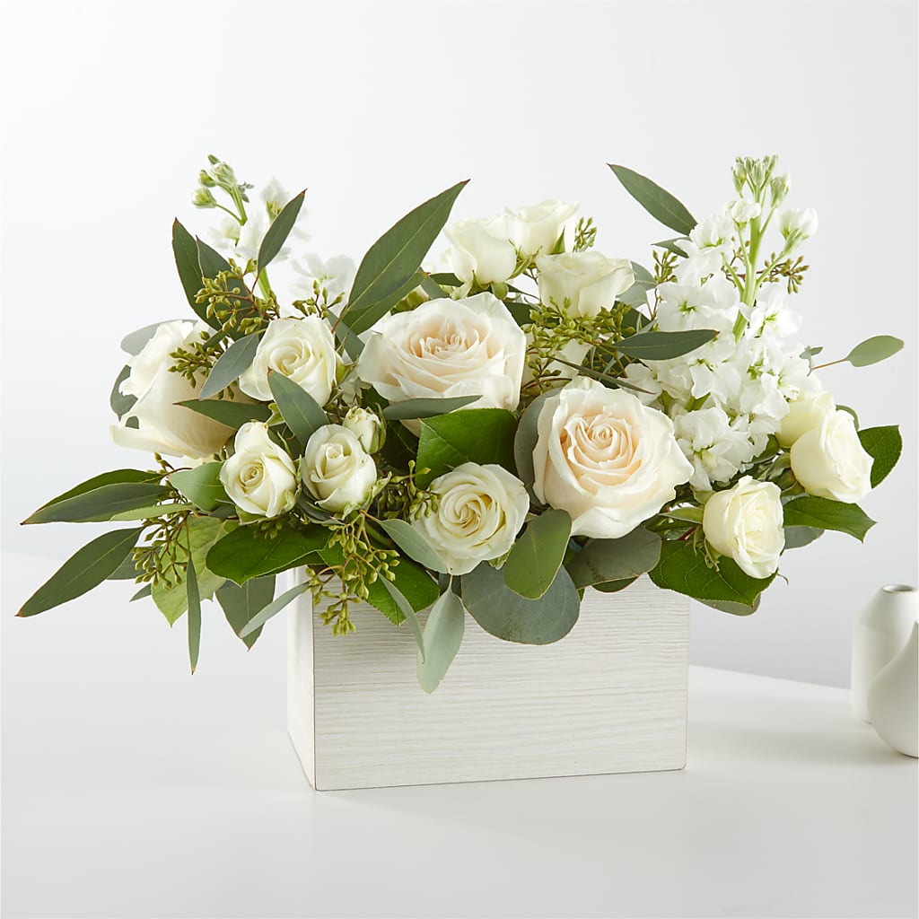 Fresh Linen Box Bouquet – MC MAHON'S HOUSE OF FLOWERS INC, Kingston ON