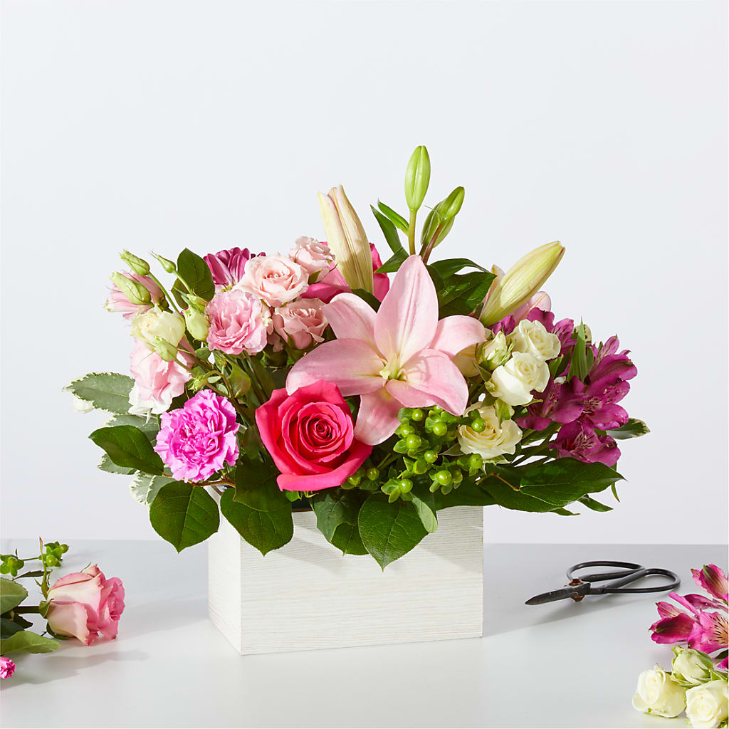 Sweetberry Box – A Florist Original – MC MAHON'S HOUSE OF FLOWERS INC, Kingston ON