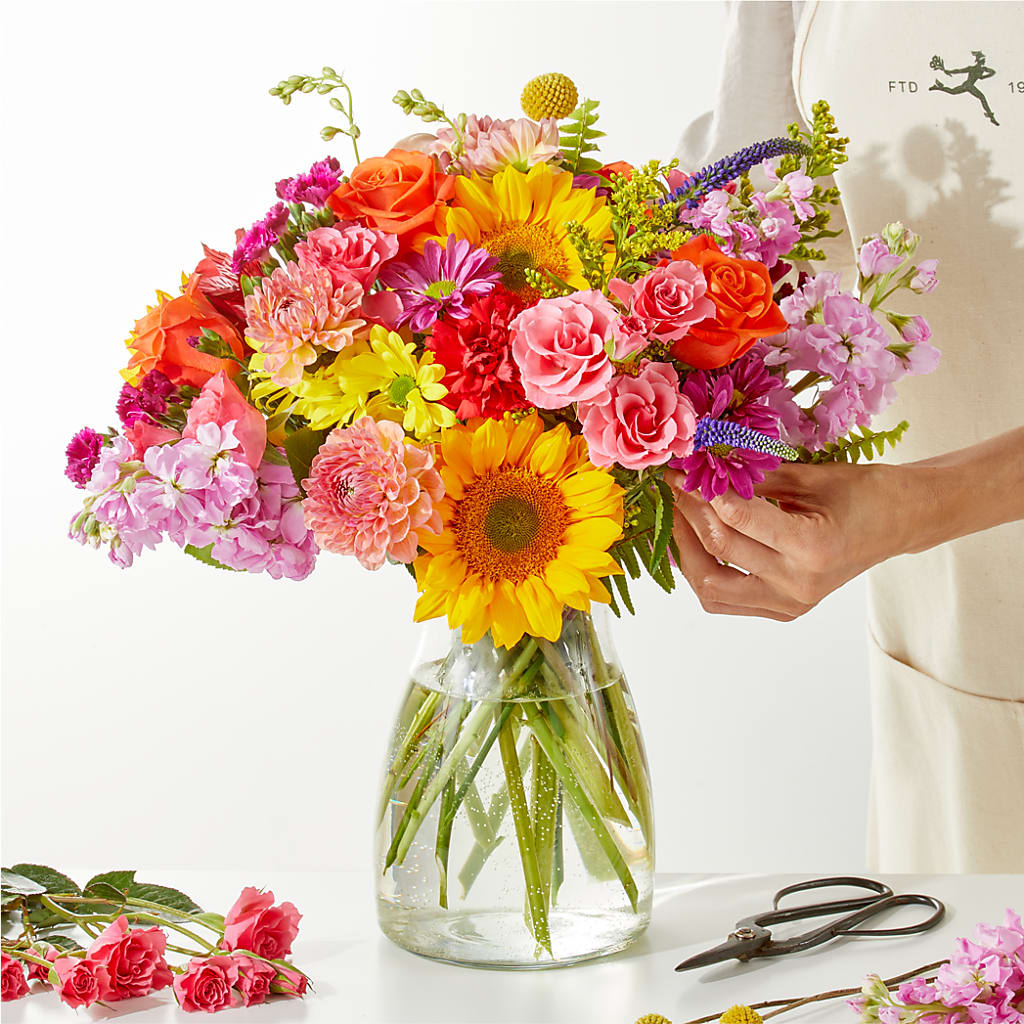 Cue the Confetti - A Florist Original – MC MAHON'S HOUSE OF FLOWERS INC, Kingston ON