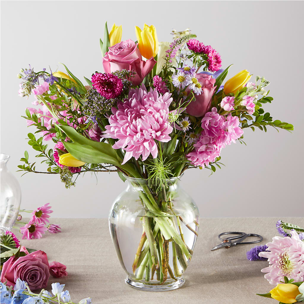 Pastel Tradition - A Florist Original – MC MAHON'S HOUSE OF FLOWERS INC, Kingston ON