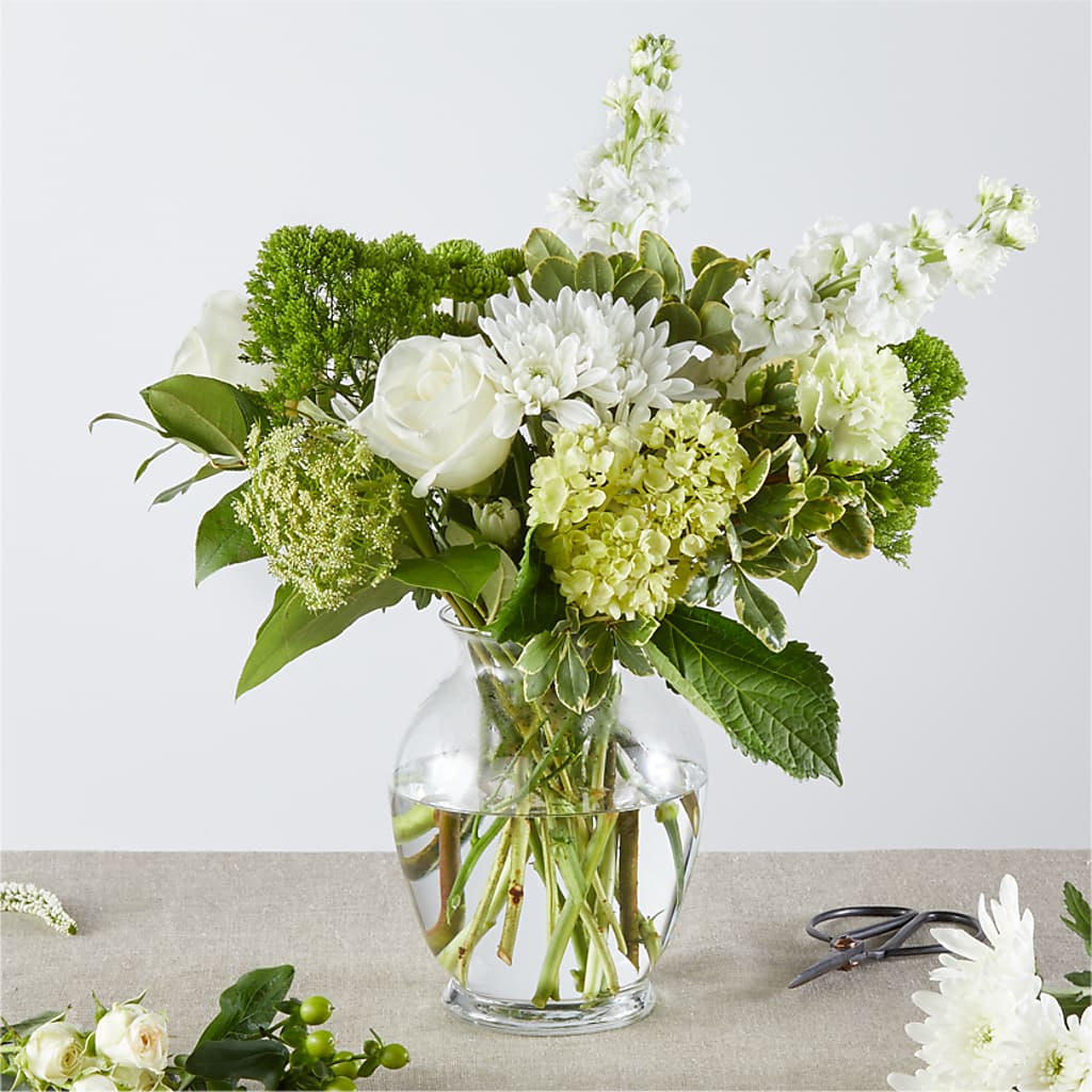 Irish Garden - A Florist Original – MC MAHON'S HOUSE OF FLOWERS INC, Kingston ON