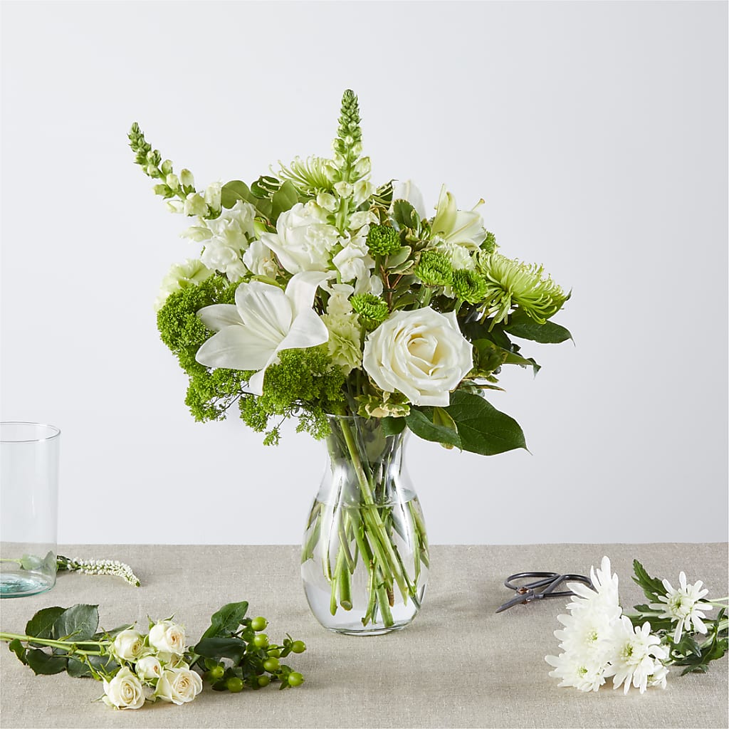 Irish Garden - A Florist Original – MC MAHON'S HOUSE OF FLOWERS INC, Kingston ON