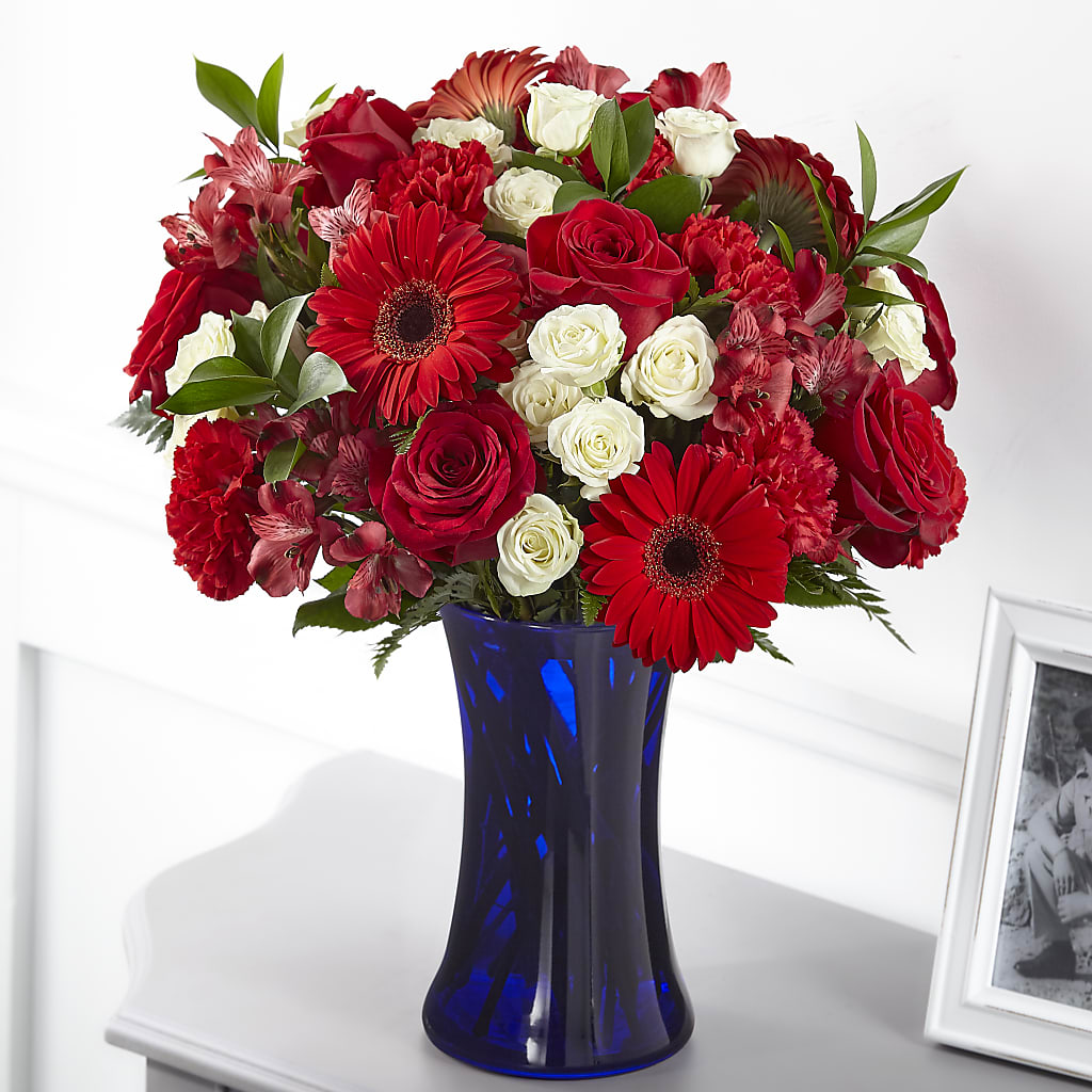 Hearts Embrace Bouquet – MC MAHON'S HOUSE OF FLOWERS INC, Kingston ON