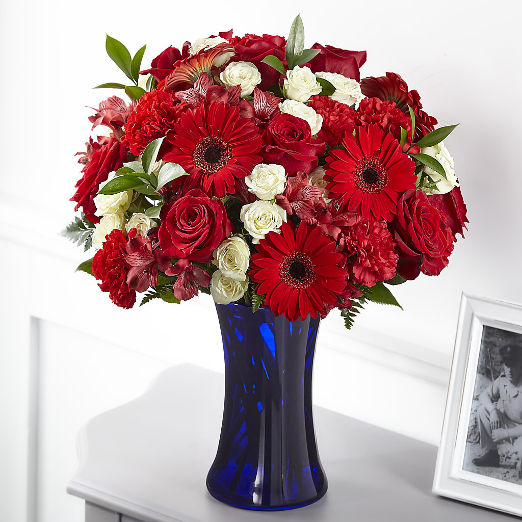 Hearts Embrace Bouquet – MC MAHON'S HOUSE OF FLOWERS INC, Kingston ON