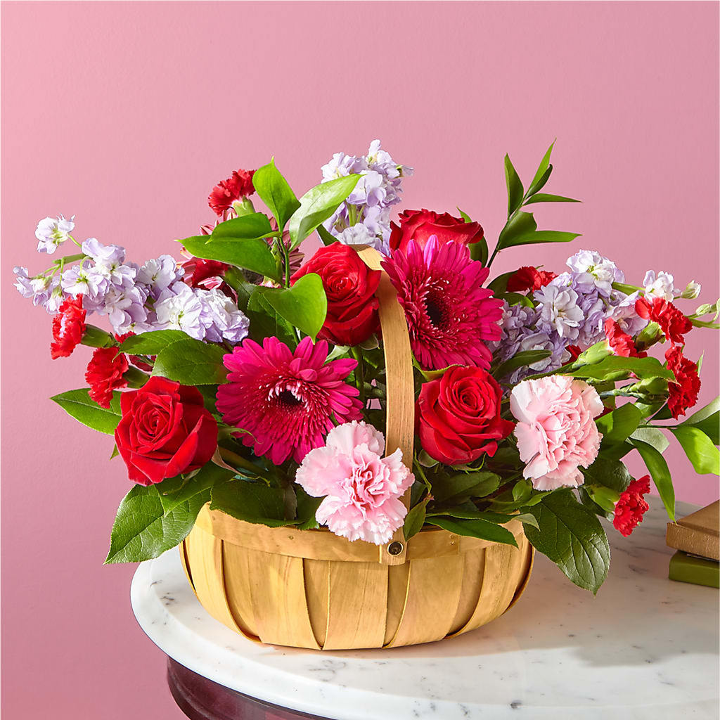 Pink Picnic Basket – MC MAHON'S HOUSE OF FLOWERS INC, Kingston ON