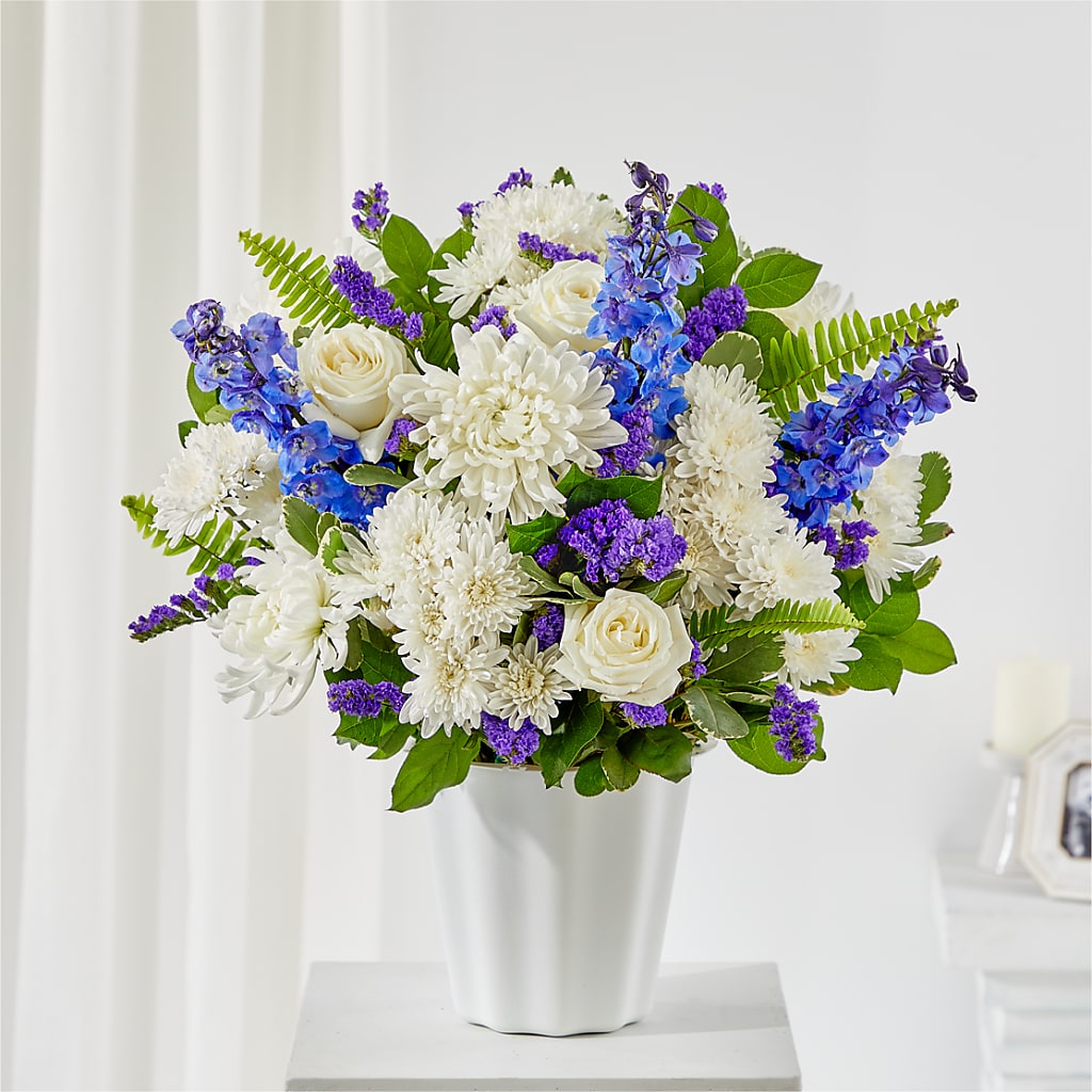 Hold Dear Tabletop Basket – MC MAHON'S HOUSE OF FLOWERS INC, Kingston ON