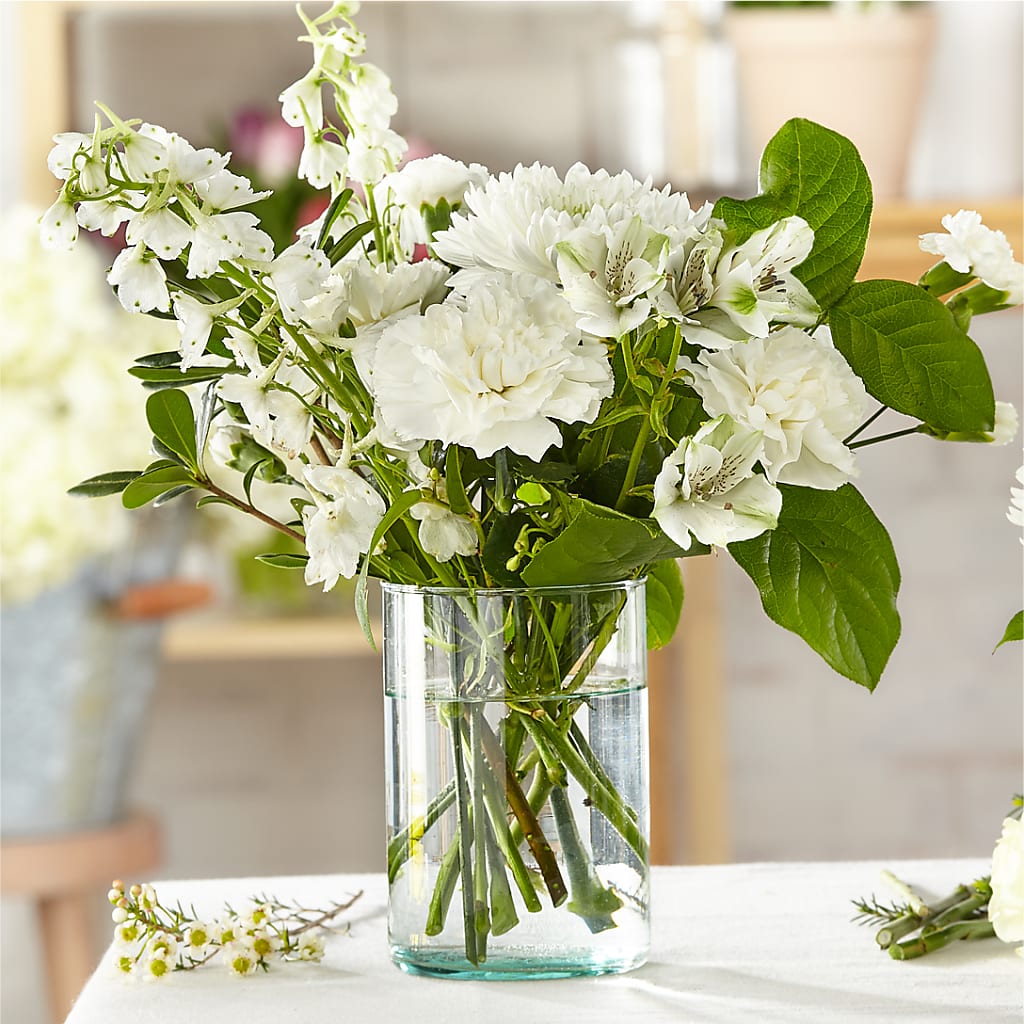 Classic Ivory – A Florist Original – MC MAHON'S HOUSE OF FLOWERS INC, Kingston ON
