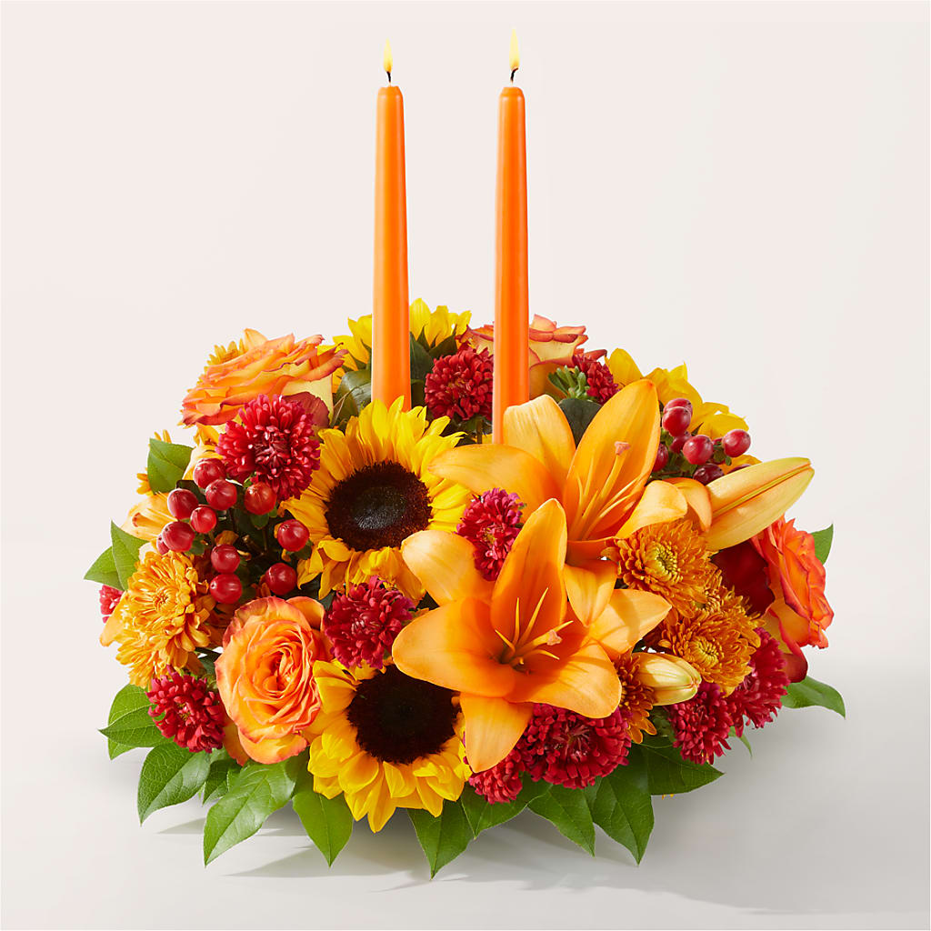 Grateful Centerpiece – MC MAHON'S HOUSE OF FLOWERS INC, Kingston ON