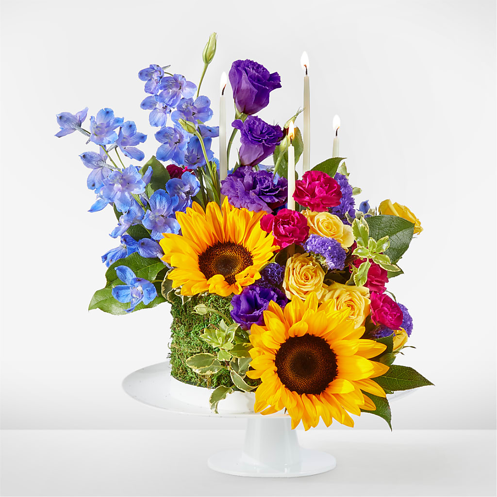 Star of the Day Floral Cake – MC MAHON'S HOUSE OF FLOWERS INC, Kingston ON