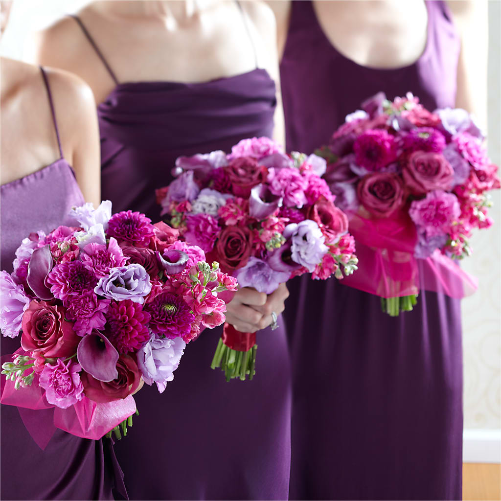 Bridesmaid's Garden Bouquet – MC MAHON'S HOUSE OF FLOWERS INC, Kingston ON