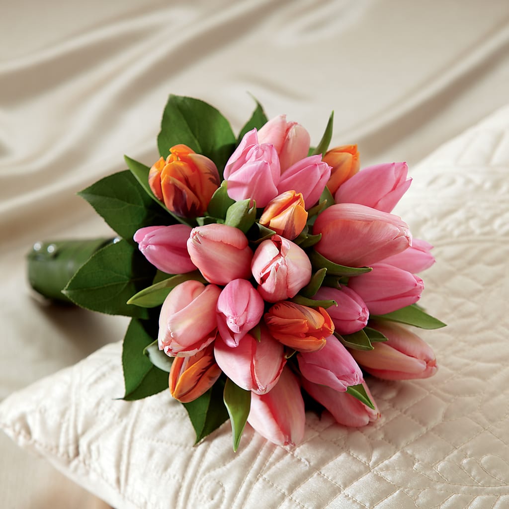 Embraceable Bouquet – MC MAHON'S HOUSE OF FLOWERS INC, Kingston ON