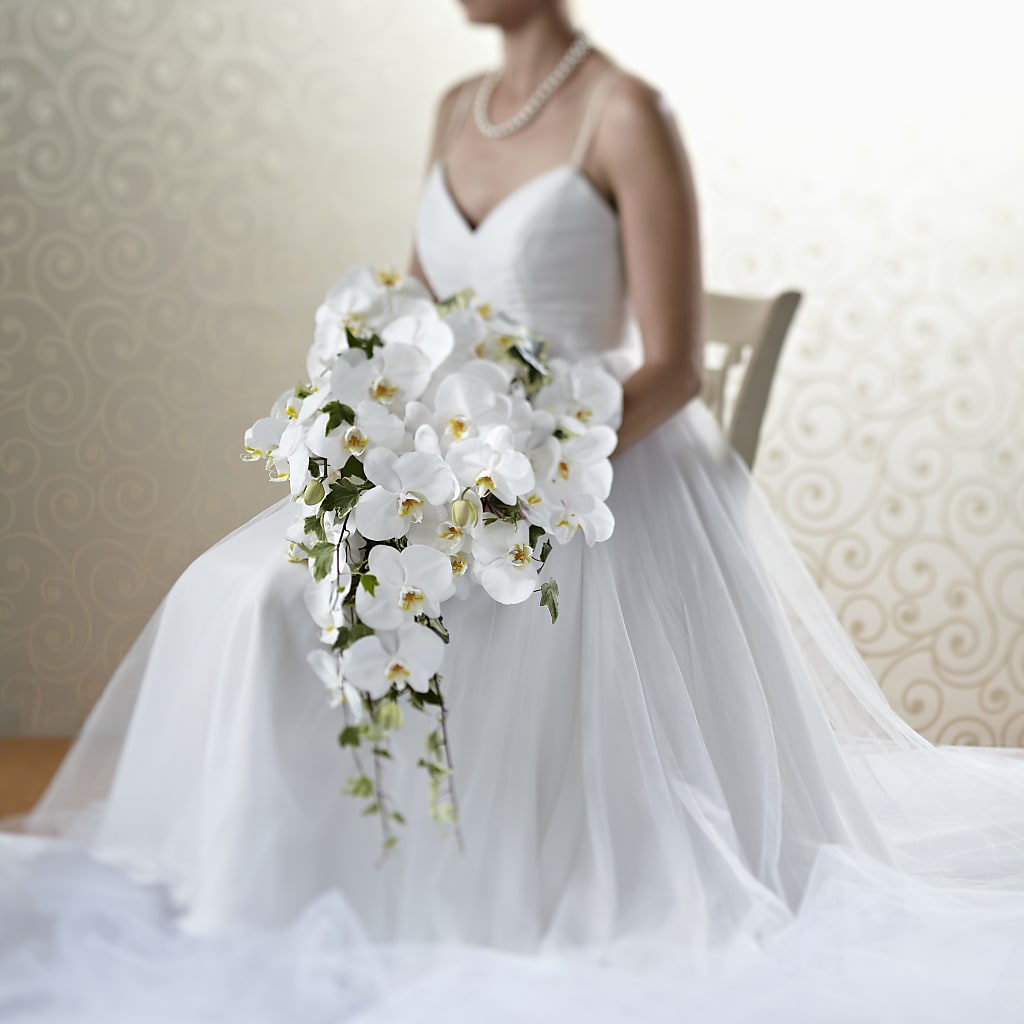 Classic White Bouquet – MC MAHON'S HOUSE OF FLOWERS INC, Kingston ON