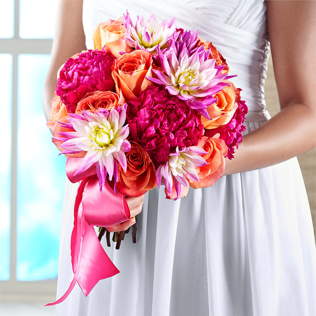 New Love Bouquet – MC MAHON'S HOUSE OF FLOWERS INC, Kingston ON