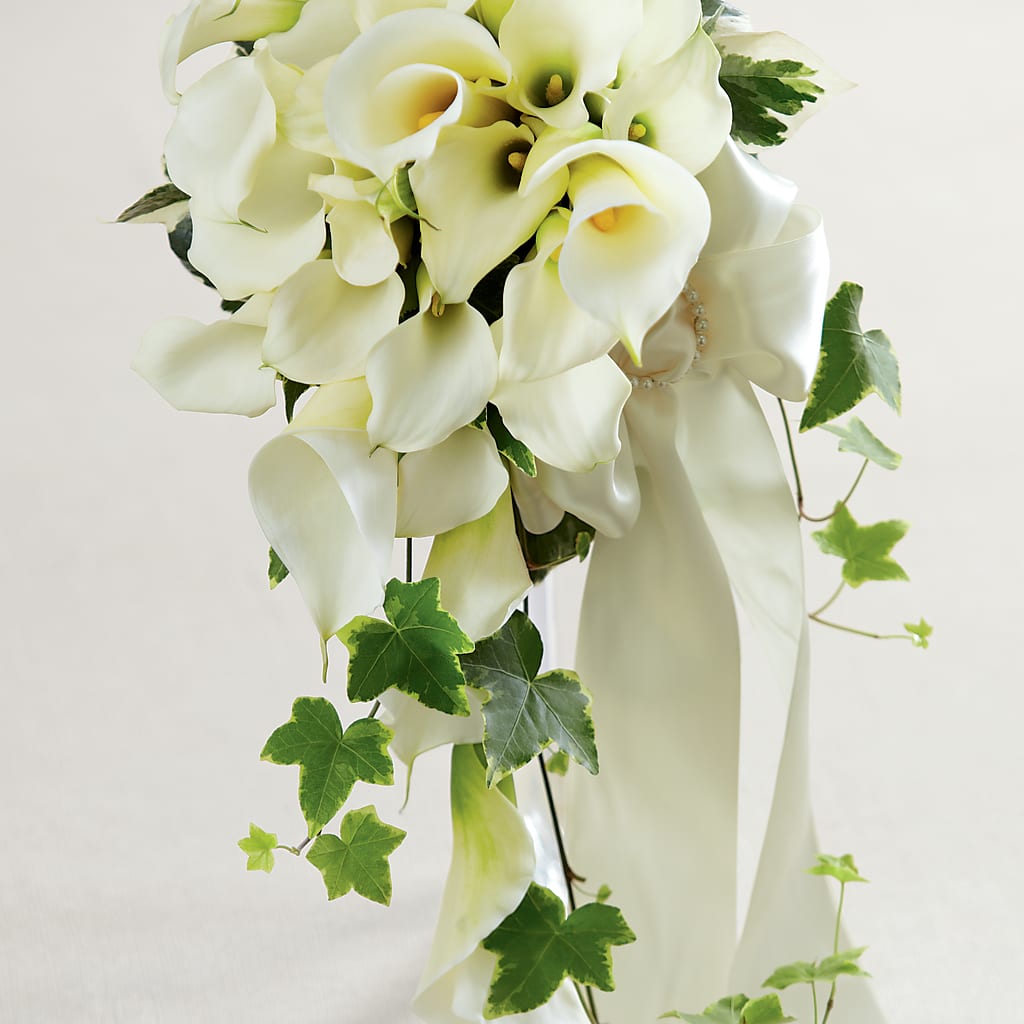 White Chapel Bouquet – MC MAHON'S HOUSE OF FLOWERS INC, Kingston ON