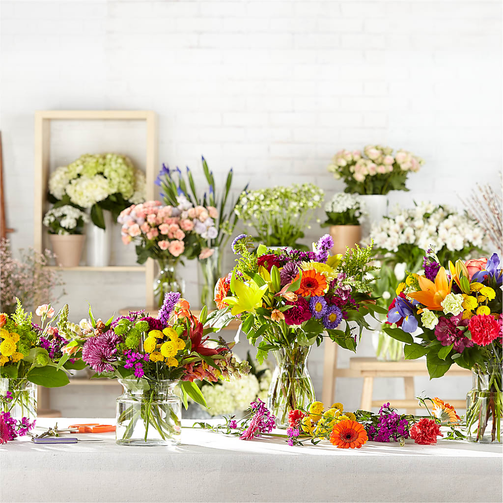 Bold & Bright – A Florist Original – MC MAHON'S HOUSE OF FLOWERS INC, Kingston ON