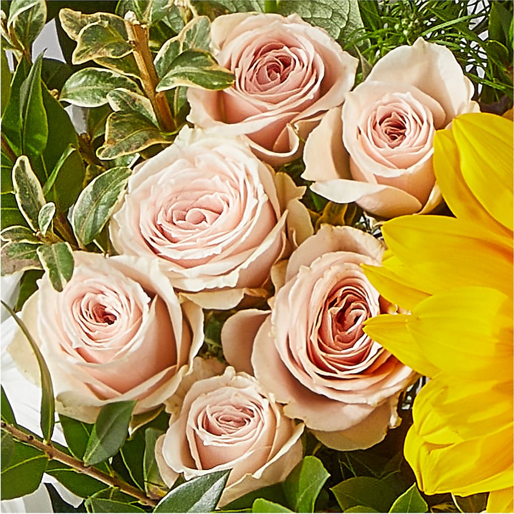 The Good Life Bouquet – MC MAHON'S HOUSE OF FLOWERS INC, Kingston ON