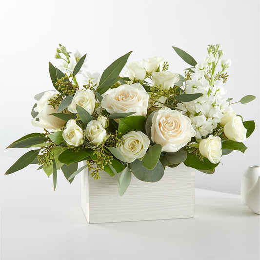 Fresh Linen Box Bouquet – MC MAHON'S HOUSE OF FLOWERS INC, Kingston ON