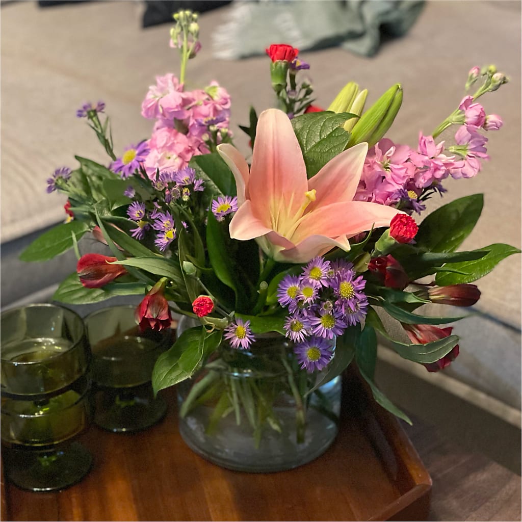 Romantique Bouquet – MC MAHON'S HOUSE OF FLOWERS INC, Kingston ON