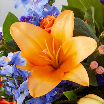 Radiant Citrus Box Bouquet – MC MAHON'S HOUSE OF FLOWERS INC, Kingston ON