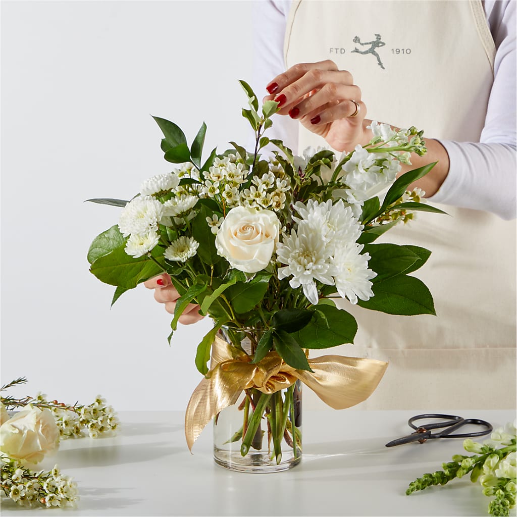 New Beginnings – A Florist Original – MC MAHON'S HOUSE OF FLOWERS INC, Kingston ON