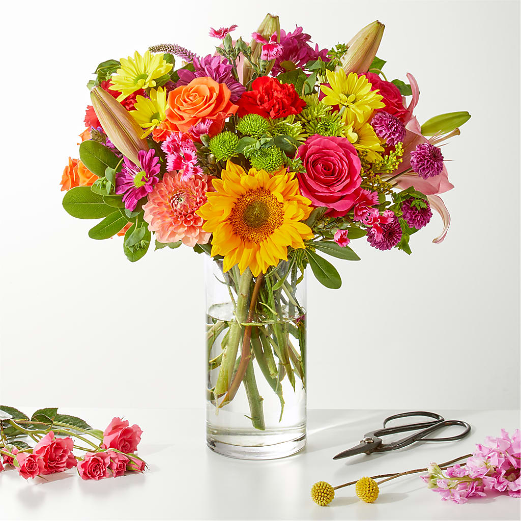 Cue the Confetti - A Florist Original – MC MAHON'S HOUSE OF FLOWERS INC, Kingston ON