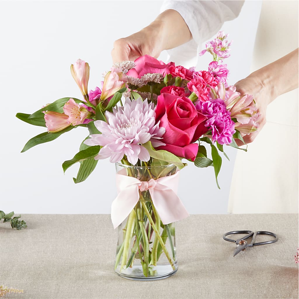 Pink Ribbon - A Florist Original – MC MAHON'S HOUSE OF FLOWERS INC, Kingston ON
