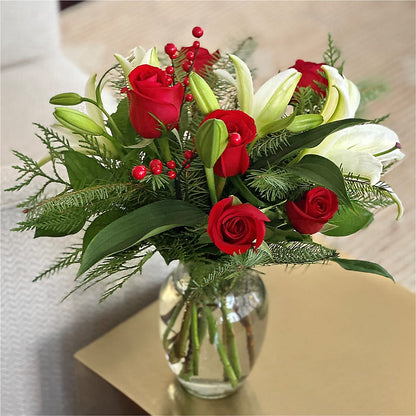 Sparkling Snowflakes Bouquet – MC MAHON'S HOUSE OF FLOWERS INC, Kingston ON