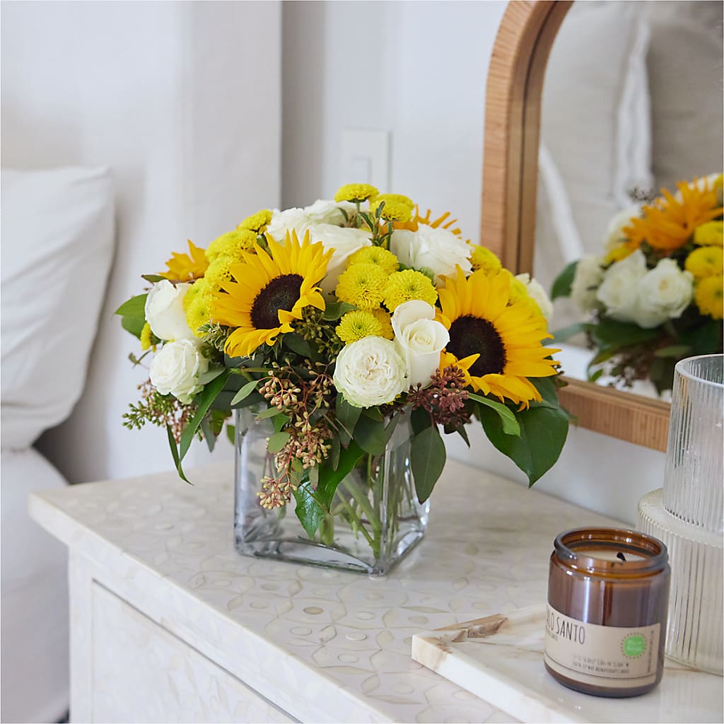 Luminous Morning Bouquet – MC MAHON'S HOUSE OF FLOWERS INC, Kingston ON
