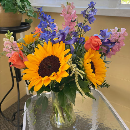 Rays of Life Bouquet – MC MAHON'S HOUSE OF FLOWERS INC, Kingston ON