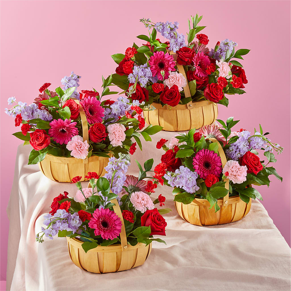 Pink Picnic Basket – MC MAHON'S HOUSE OF FLOWERS INC, Kingston ON
