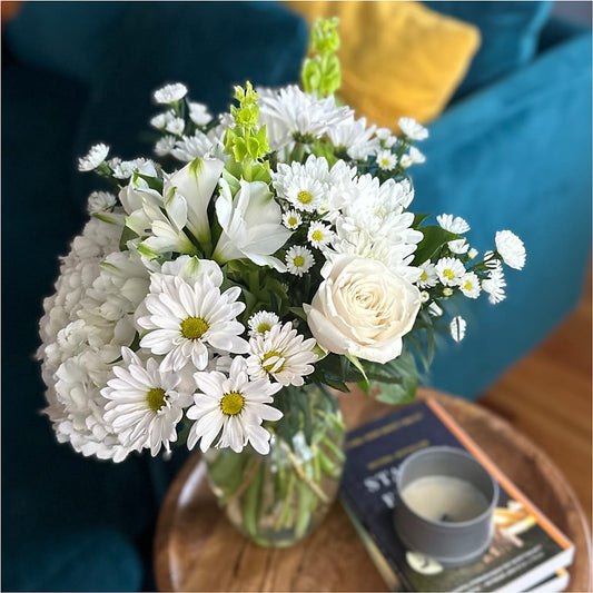 Classic Ivory – A Florist Original – MC MAHON'S HOUSE OF FLOWERS INC, Kingston ON