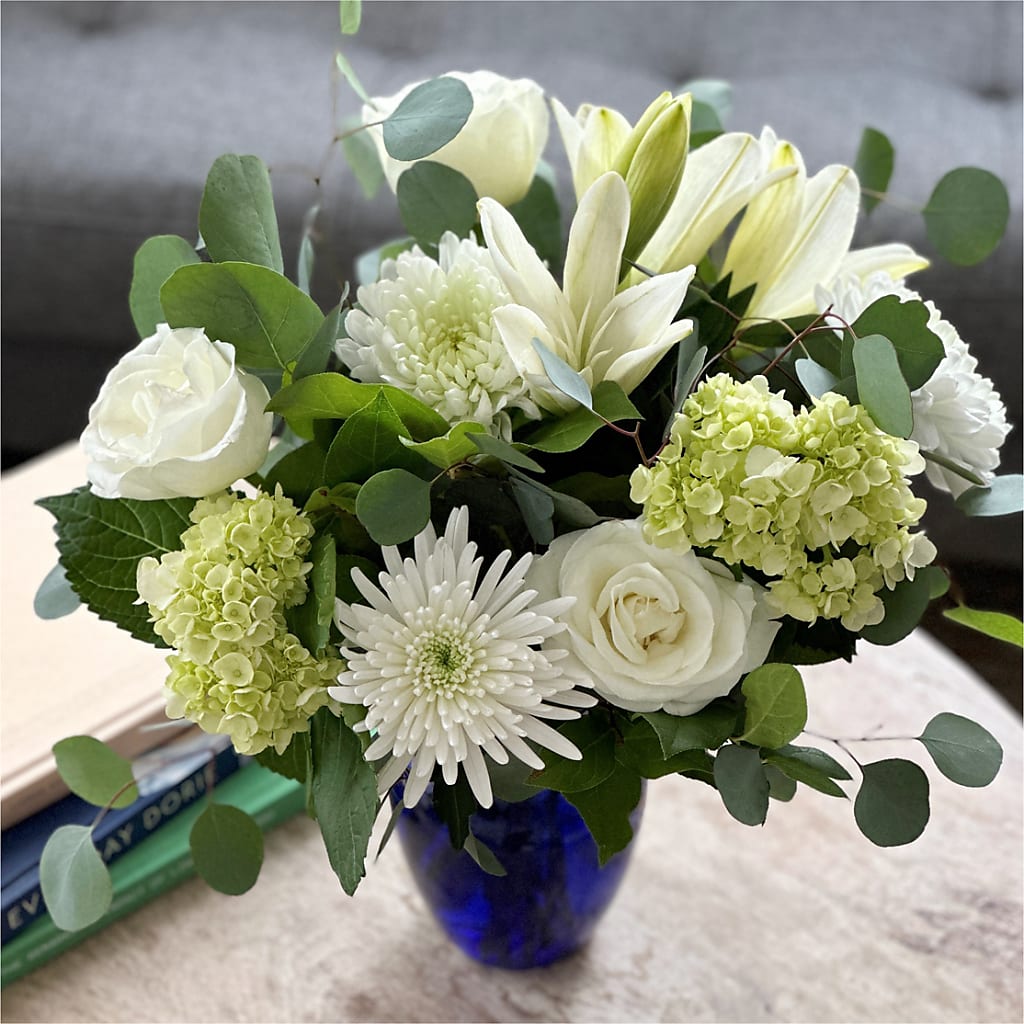 Snowy Dreams Bouquet – MC MAHON'S HOUSE OF FLOWERS INC, Kingston ON