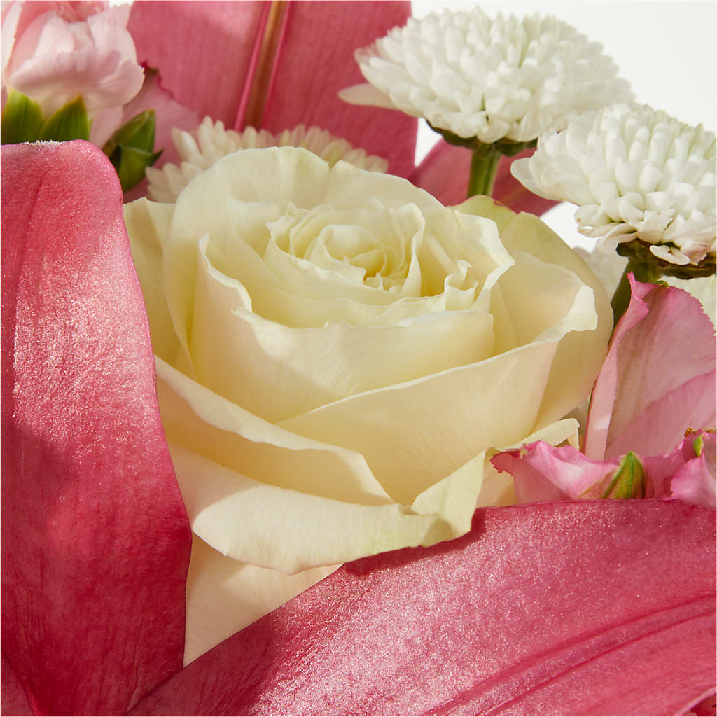 Piece of Cake Bouquet – MC MAHON'S HOUSE OF FLOWERS INC, Kingston ON