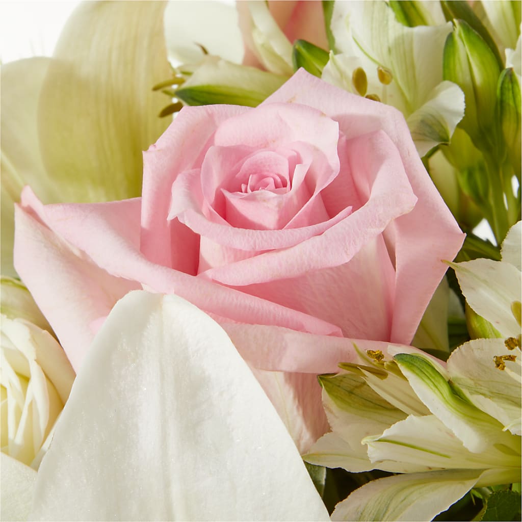 Kindhearted Bouquet – MC MAHON'S HOUSE OF FLOWERS INC, Kingston ON