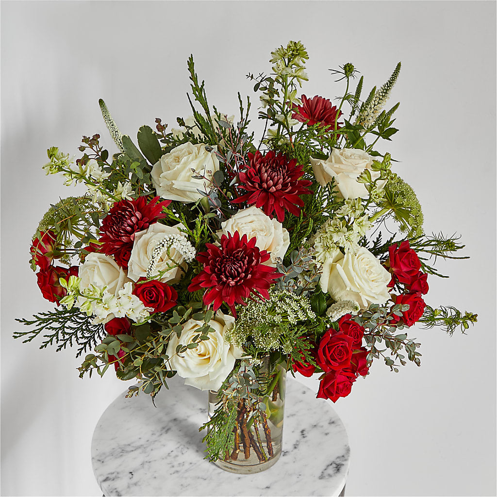 Favorite Traditions Bouquet – MC MAHON'S HOUSE OF FLOWERS INC, Kingston ON
