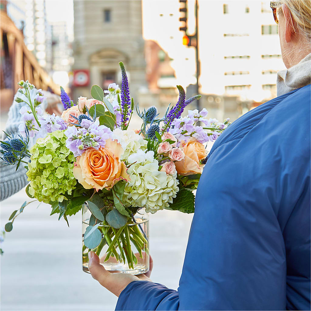 Porch Swing Bouquet – MC MAHON'S HOUSE OF FLOWERS INC, Kingston ON