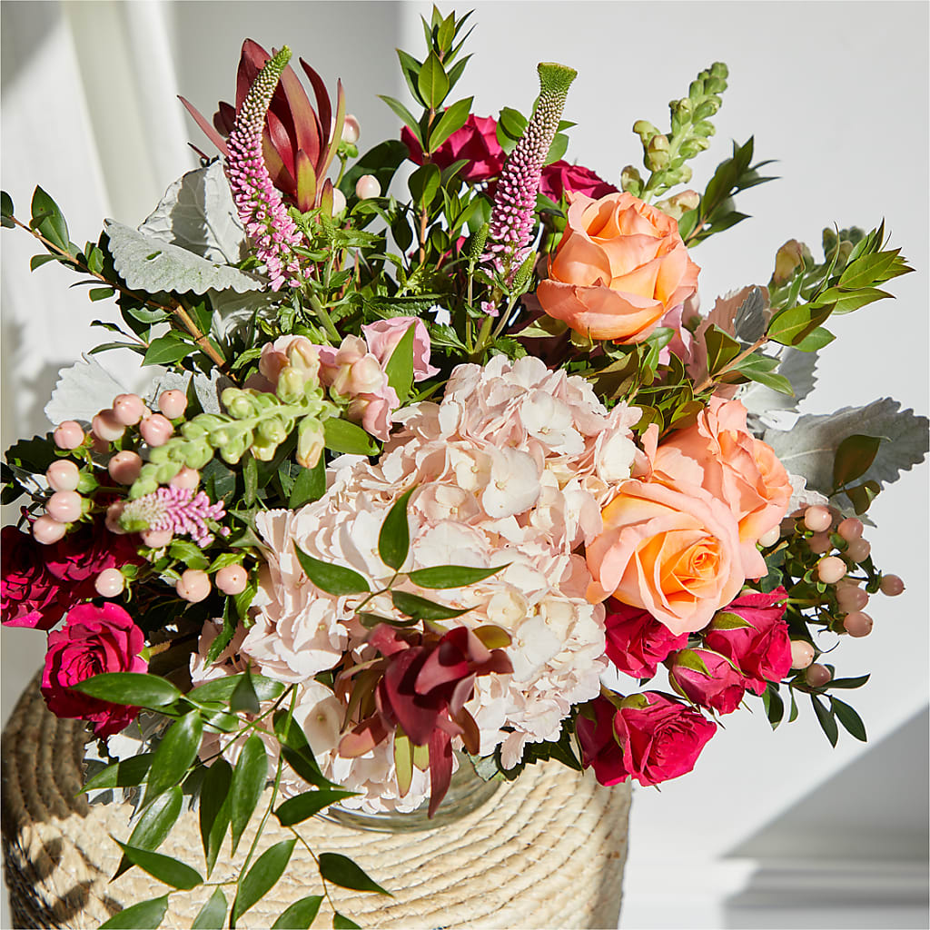 Glitz & Glam Bouquet – MC MAHON'S HOUSE OF FLOWERS INC, Kingston ON