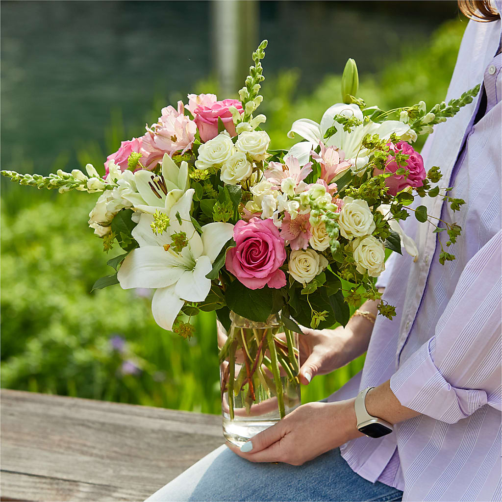 Fondly Bouquet – MC MAHON'S HOUSE OF FLOWERS INC, Kingston ON